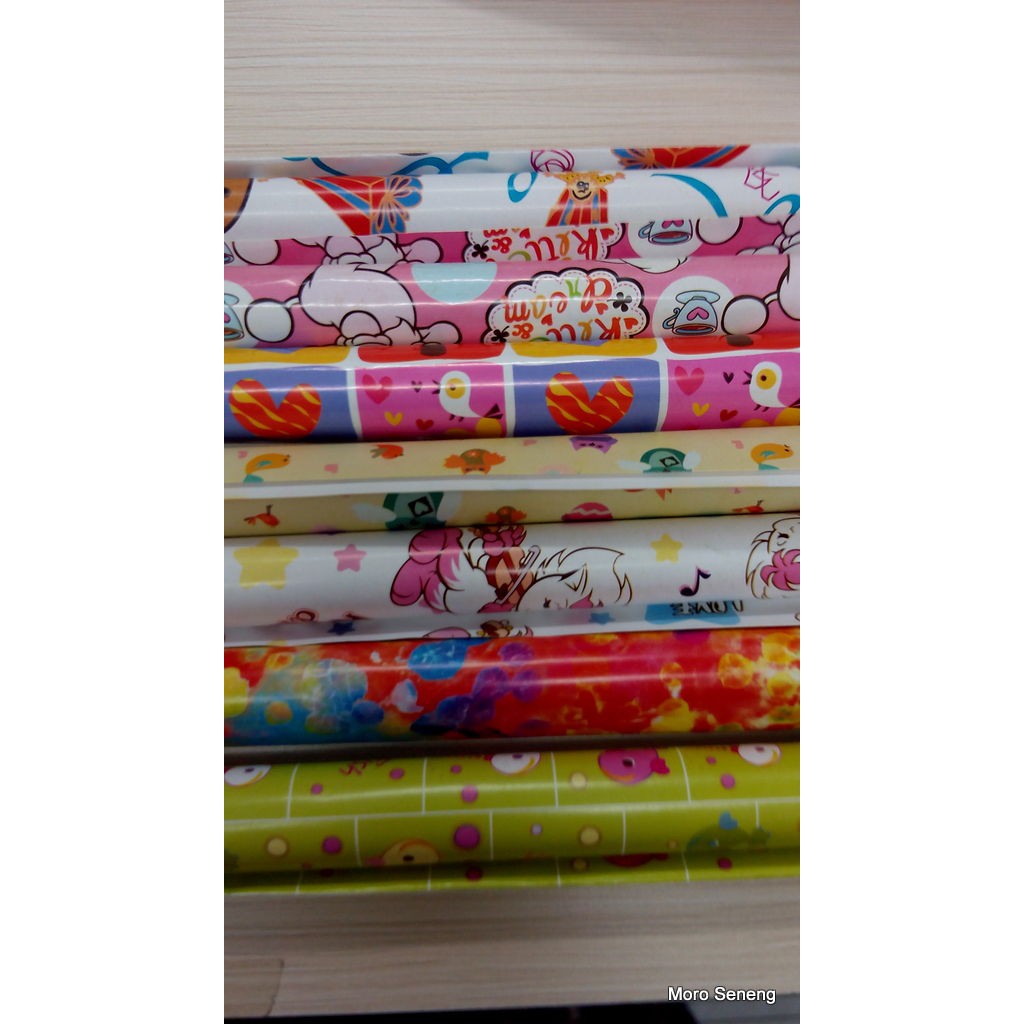 

kertas kado kecil gambar karakter batik - Packing Hadiah