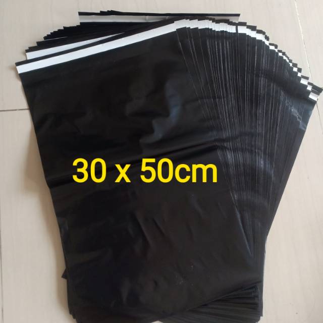 

Plastik POLYMAILER uk 30*50 hitam glossy / Plastik Lem / plastik amplop