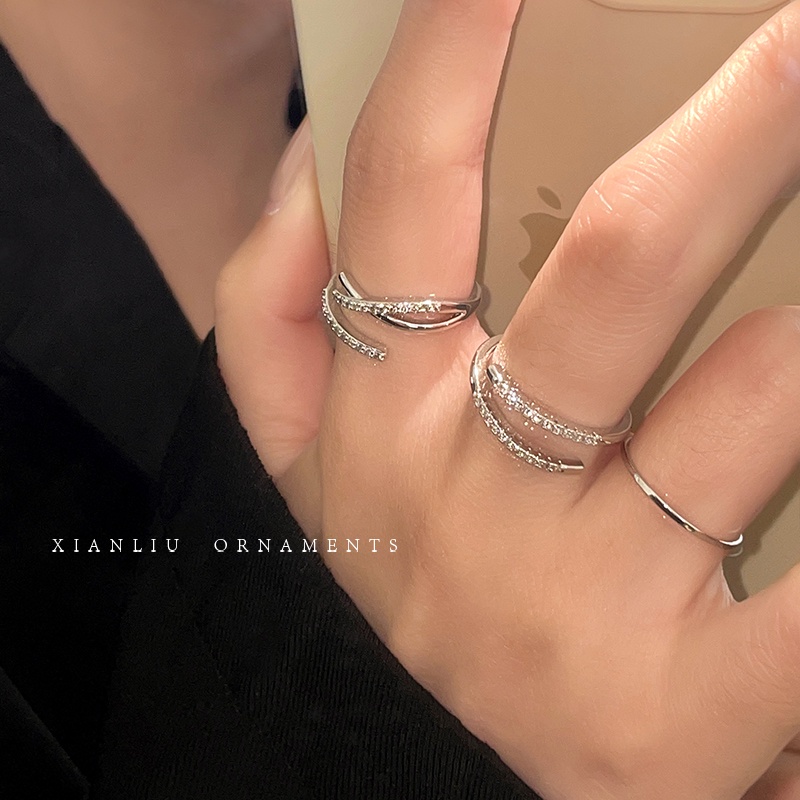 3pcs / Set Cincin Silver Desain Silang Hias Kristal Berkilau Gaya Elegan Untuk Wanita