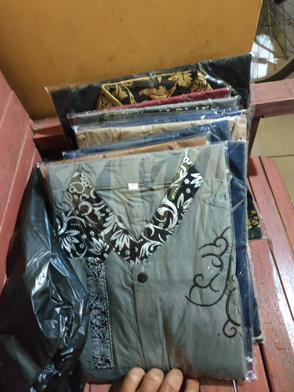 Kemeja Batik Pria Hem Batik Pria Kombinasi Bordir / Baju Batik Pria Murah Prada Kombibasi