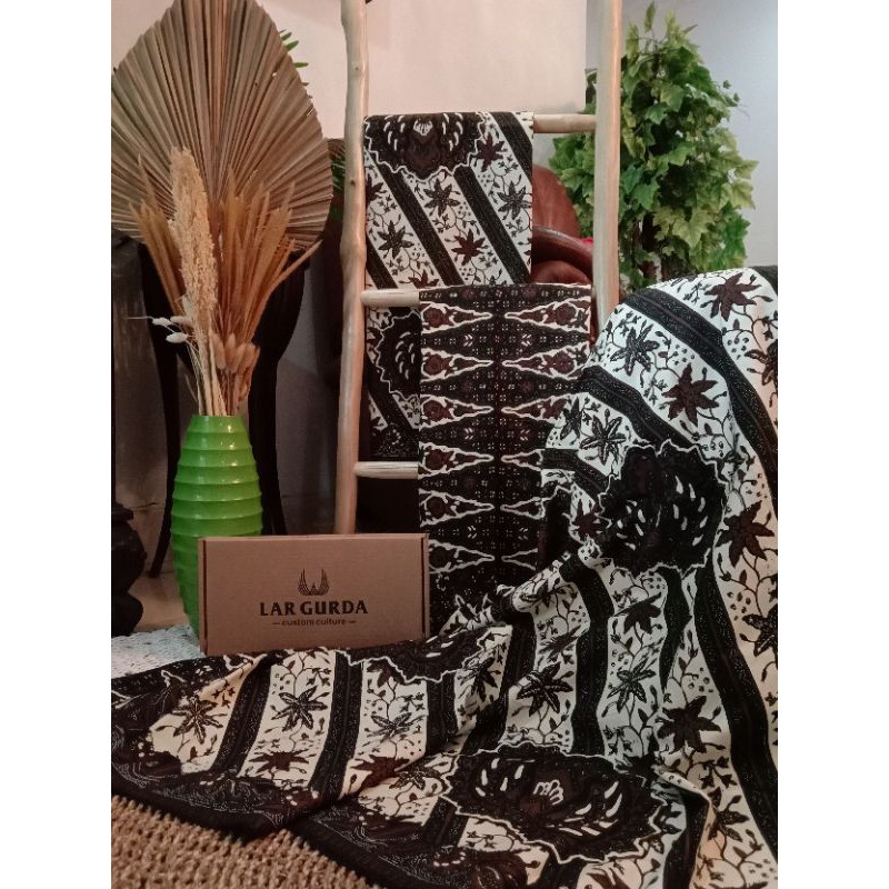 Sarung Batik Tradisional LAR GURDA