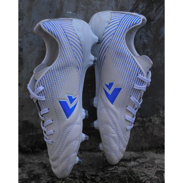 Sepatu Bola Kulit Sapi Sevspo X Zoro One Calf Lea Putih Biru