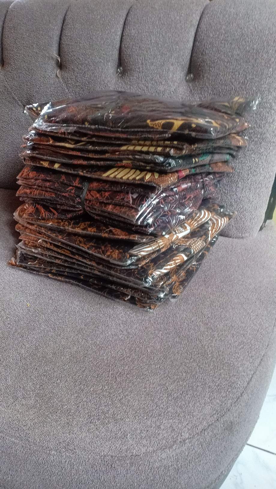 Kemeja Batik Motif Garuda Indonesia Dan Presiden