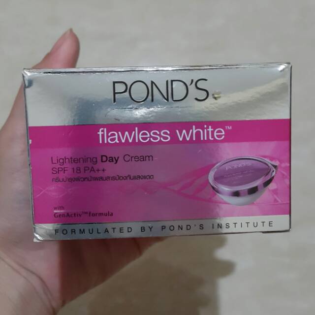 PONDS FLAWLESS WHITE day cream - USED