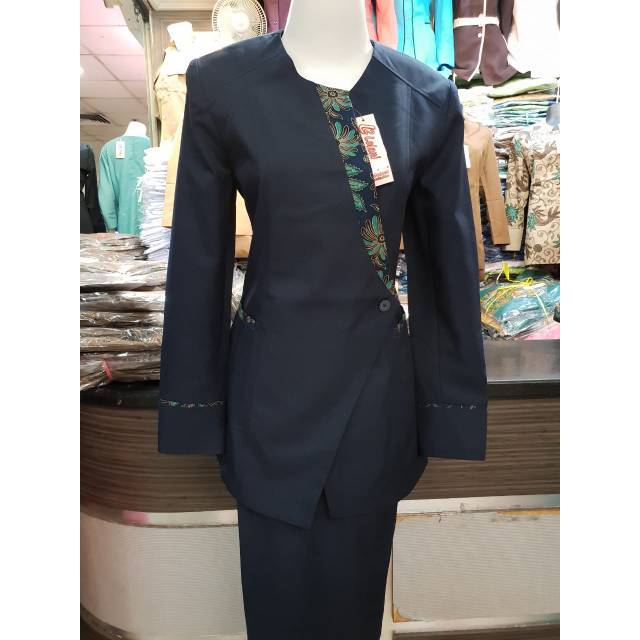 Blazer batik set rok atau cln