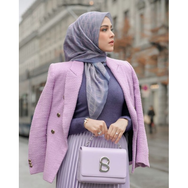 Buttonscarves louvre extended