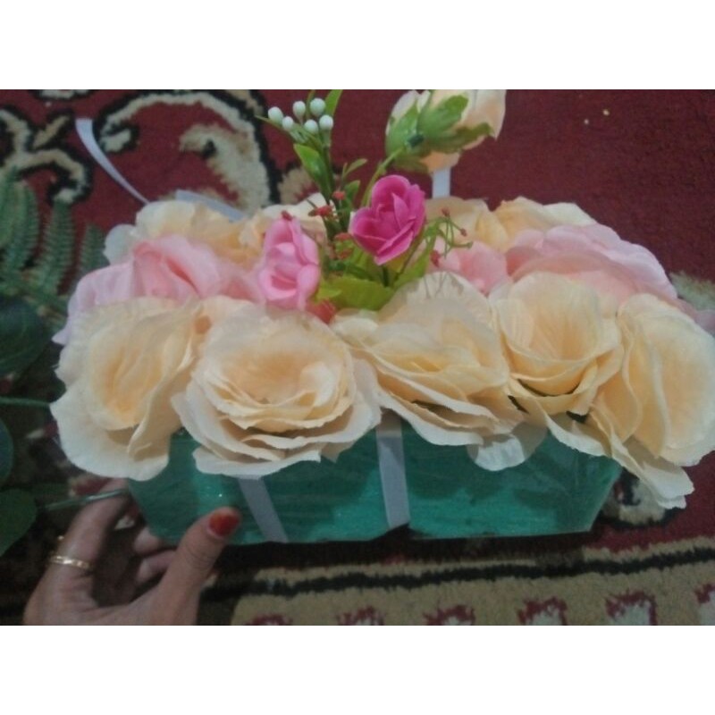bunga dekorasi lamaran aqiqah nikahan/ bucket bunga/ bunga artificial mawar jumbo/ backdrop