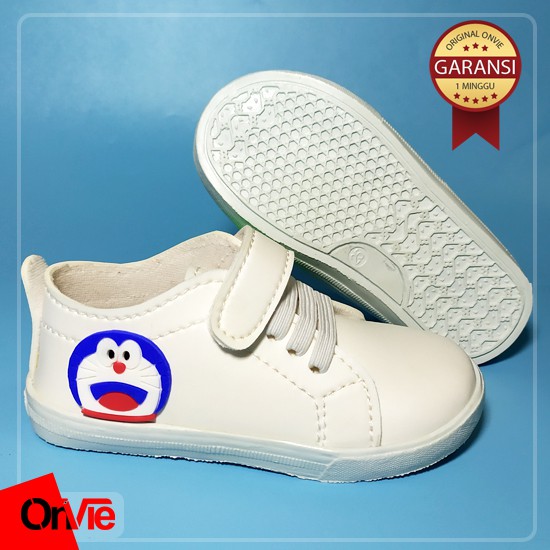 Sepatu Sneakers Anak Perempuan Hitam Putih Tali Perekat Motif Doraemon Karet 3D | Sepatu Anak Sekolah Onvie