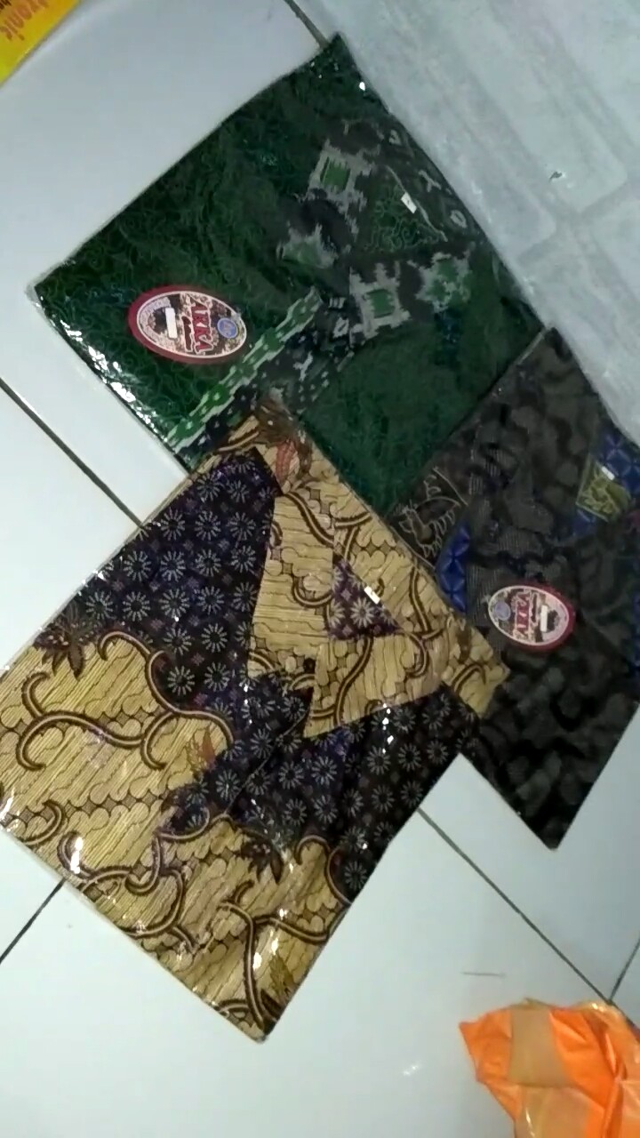 Kemeja Batik Pria Jumbo/big Size Modern Motif Mega Mendung Hijau