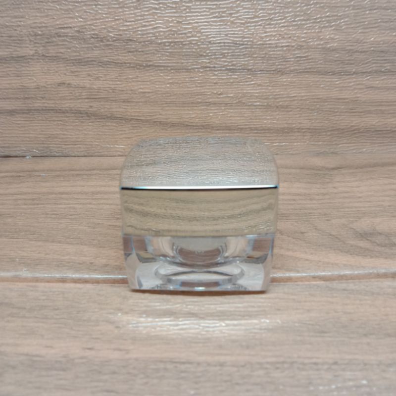 POT CREAM ACRYLIC 10GR SILVER KOTAK