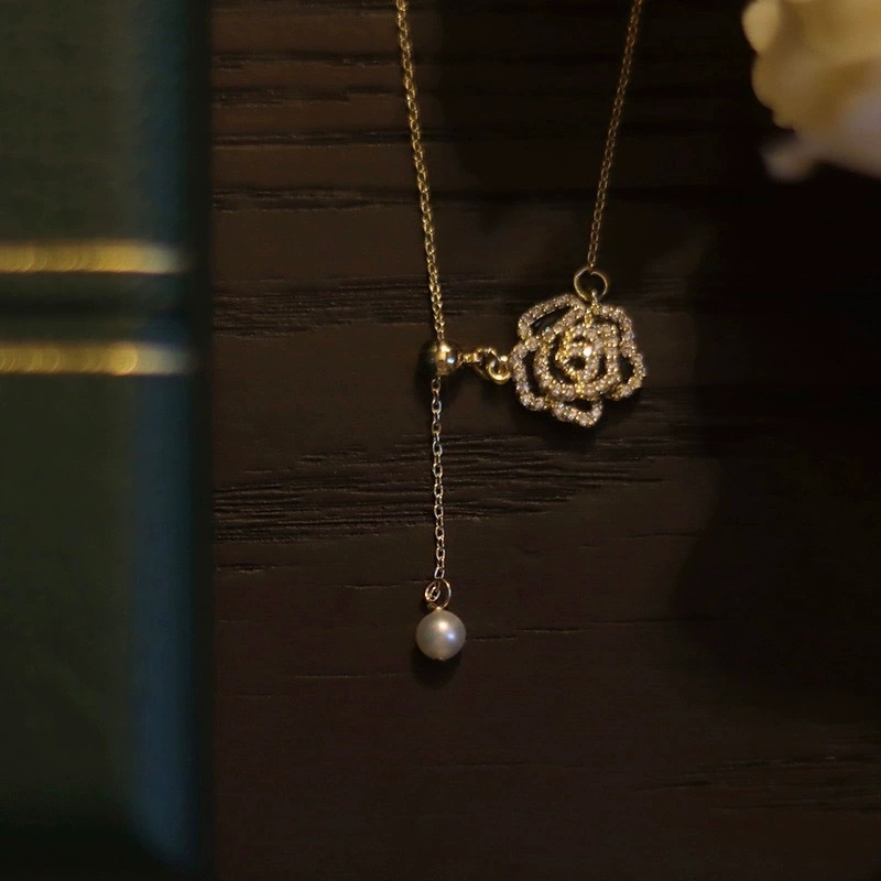 Kalung Rantai Klavikula Hias Bunga Camellia Warna Hitam Gaya Retro