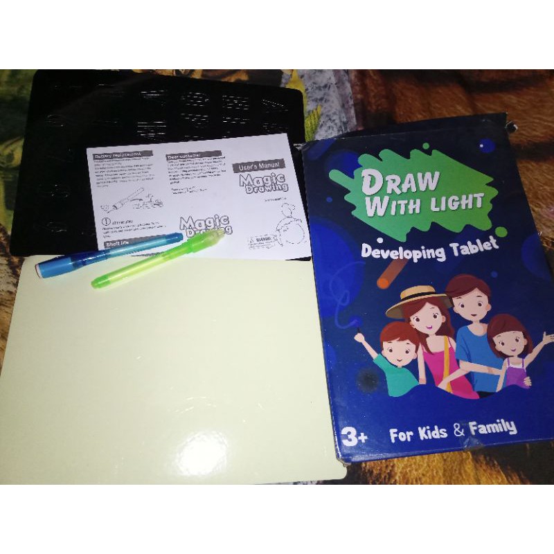 

Magic Drawing gambar bercahaya