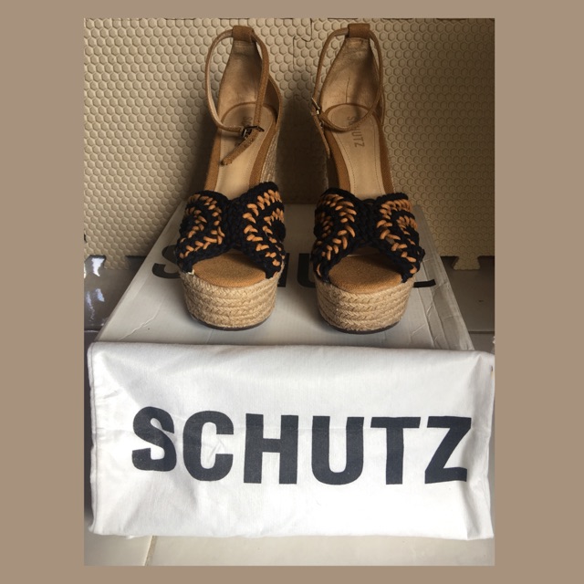 Schutz Wedges