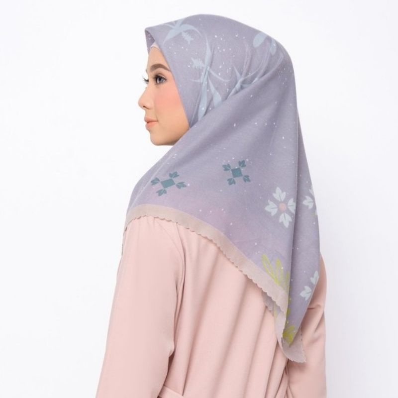 ZM Zaskia Mecca - Anggrek Hitam Orchid Scarf Kerudung Segi Empat Water Splash