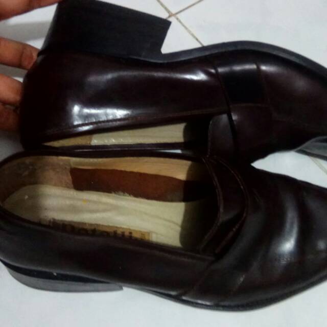 Sepatu rotelli original