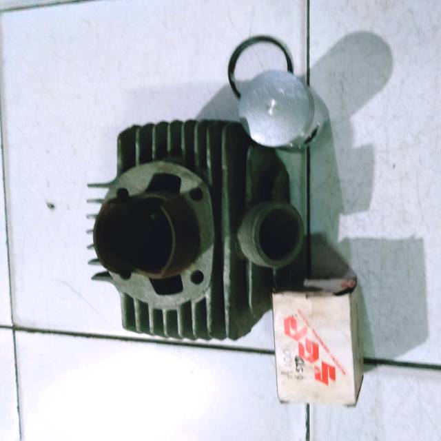 Cylinder block Suzuki A100 piston ring piston