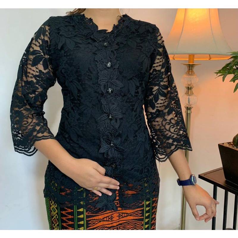 Blus Brokat Hitam