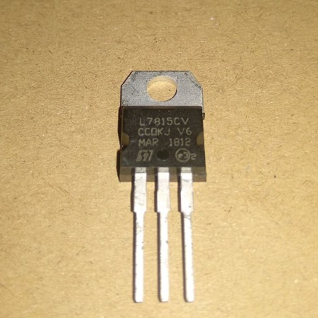 IC regulator LM7815