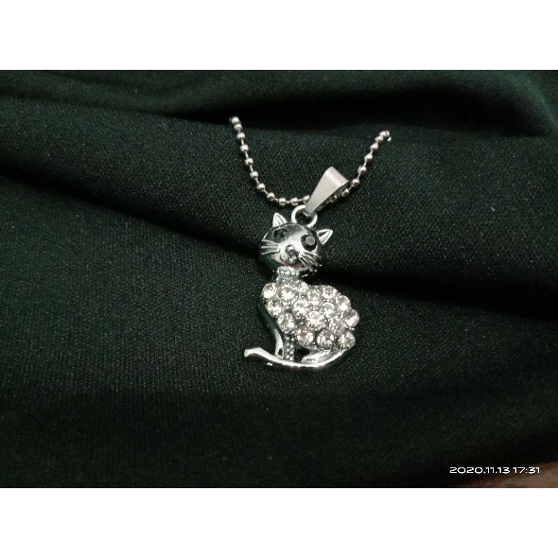 Kalung n liontin Monel