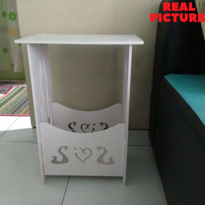 meja kecil minimais kamar meja kecil ruang tamu portable meja sudut pojok minimalis furniture meja mini serbaguna dekorasi ngopi vintage shabby tempat CD buku pajangan hiasan bingkai foto ruang tamu kamar tidur ranjang murah terbaru aesthetic organizer