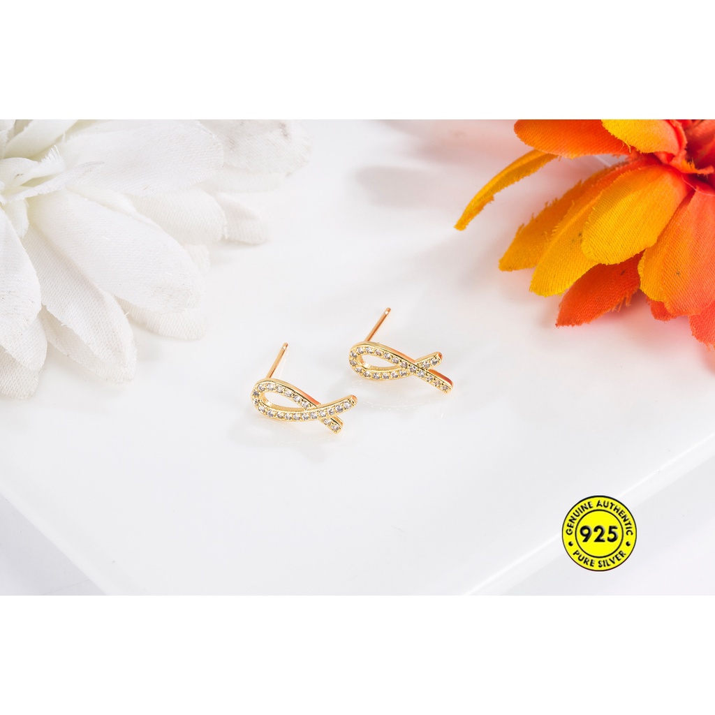 Anting Tusuk Sterling Silver 925 Desain Salib Hias Berlian Imitasi Anti Air Untuk Wanita