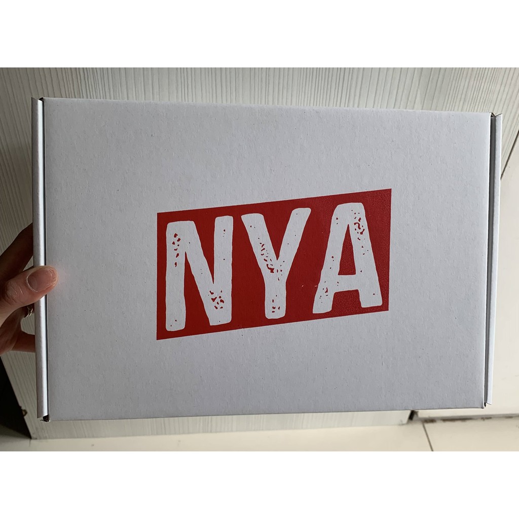 

NYA.ID-E-MAILER BOX (28.5 CM X 19.5 CM X 9.5 CM)