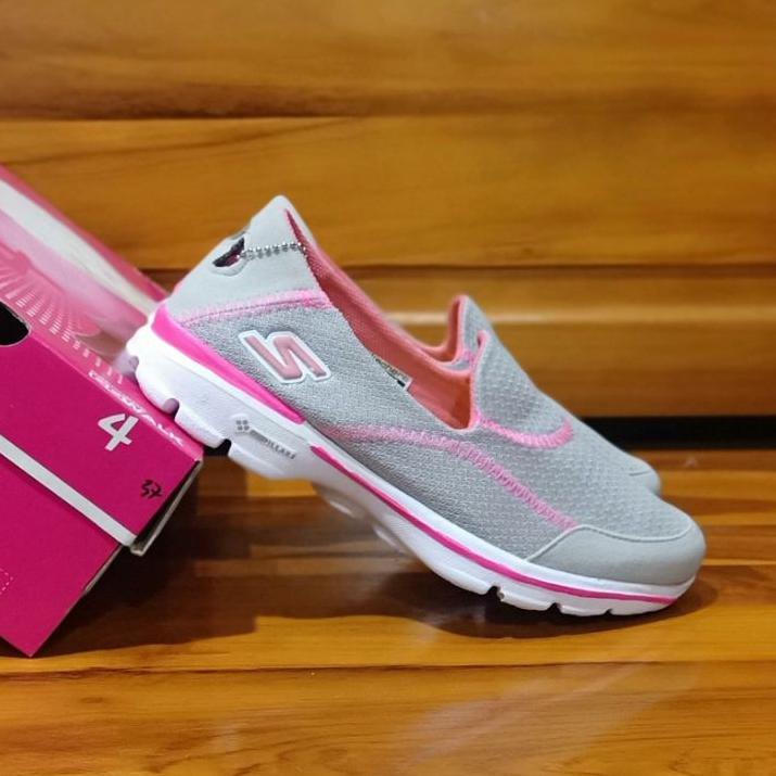 Bagus Banget.. Sepatu skechers wanita#sepatu slip on wanita.sepatu tanpa tali wanita#sepatu wanita