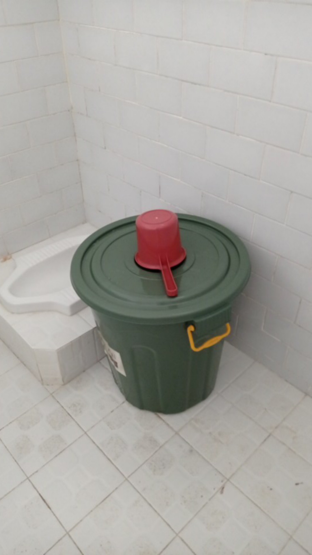 Ember Plastik Besar Maroon 80l / Ember Besar+tutup