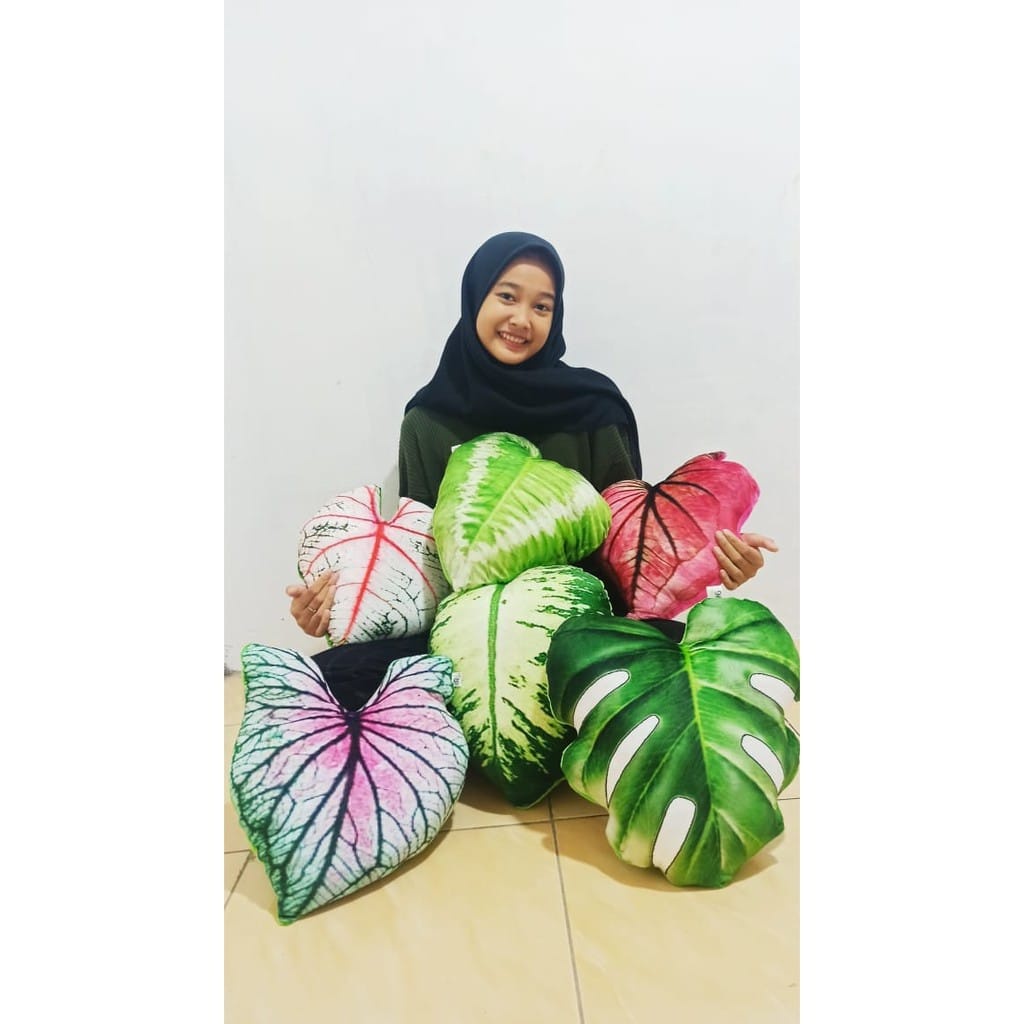 Bantal Sofa Motif Daun Keladi