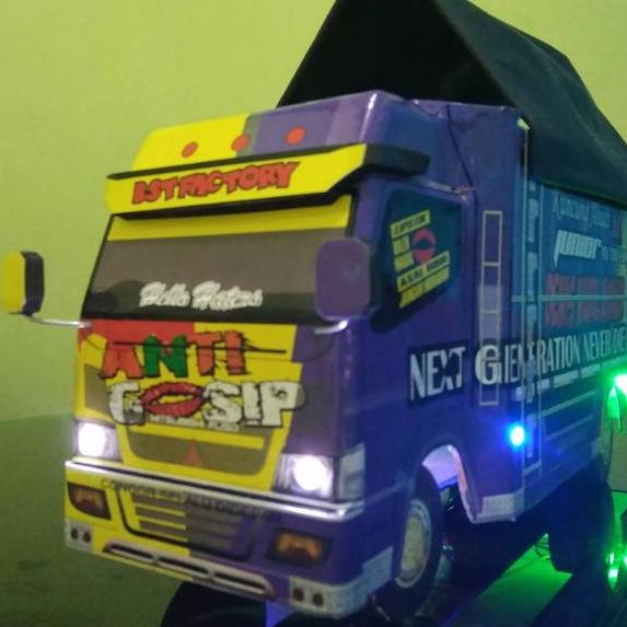 Bagus Dipakai.. Miniatur truk variasi lampu + terpal