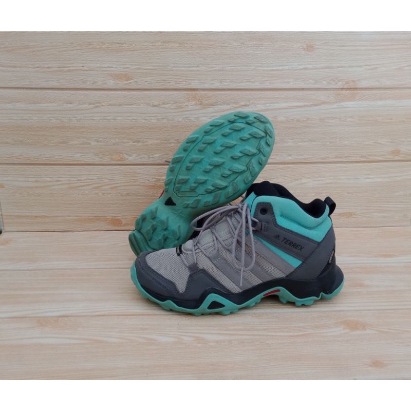 sepatu outdoor second adidas terrex dan kailas