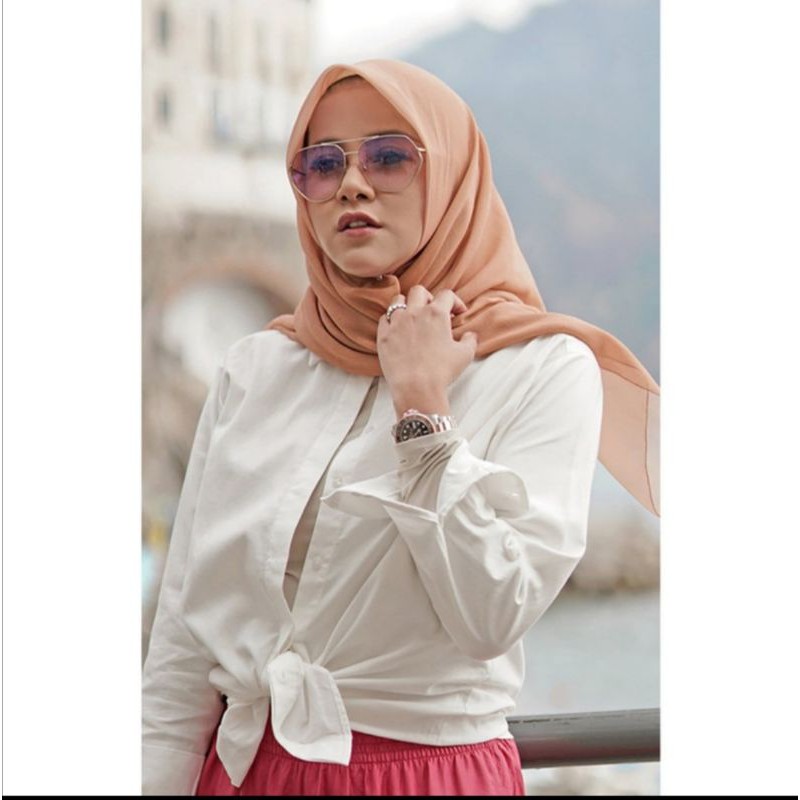 Buttonscarves Nala Square Carnelian