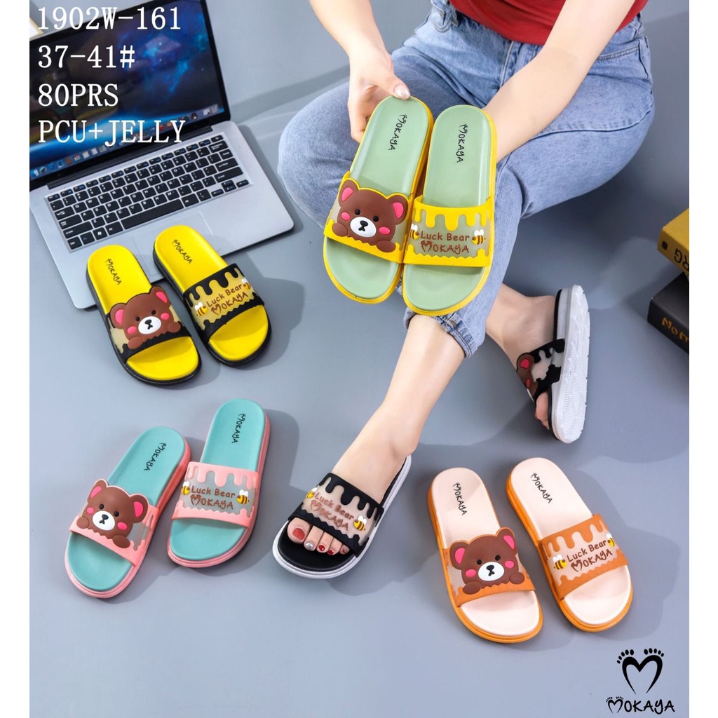 Sandal Slop Jelly Wanita Tebal Empuk Motif Doodle Bear &amp; Mini Bear Super Empuk Cantik Lucu Trendy Kekinian Import Mokaya / Size 37-41 (1902W-162&amp; 1902W-163/1902W-G3)