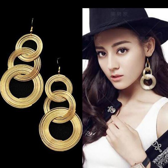 Anting Bentuk Lingkaran Multilayer Bahan Metal Gaya Korea Untuk Wanita