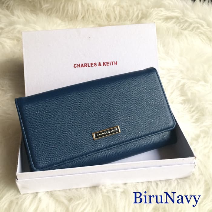 Dompet wanita Charles &amp; Keith Flip Wallet panjang impor murah