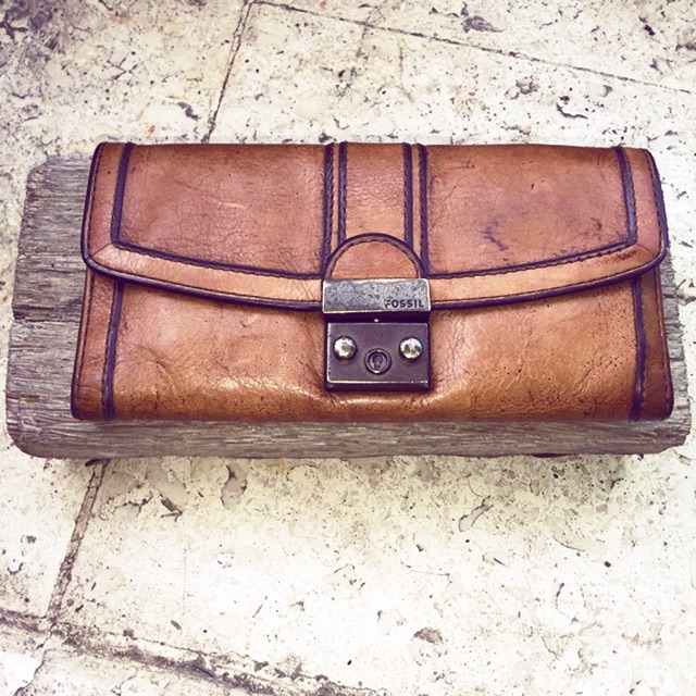 Dompet fossil preloved