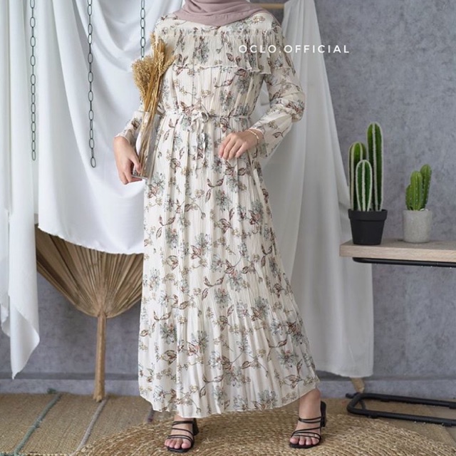 Lavier Dress by Oclo