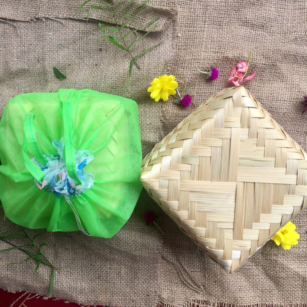 

Tas Besek bambu aksesories bahan spundbond ukuran 22x22 cm