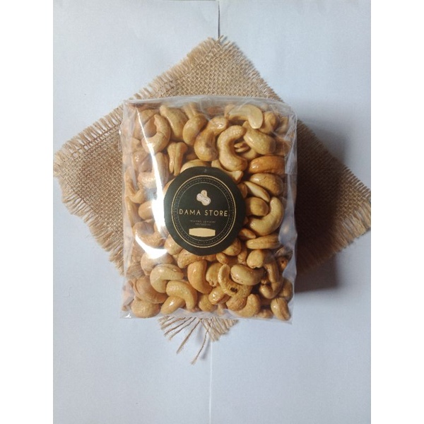 

KACANG METE GORENG 500 GRAM