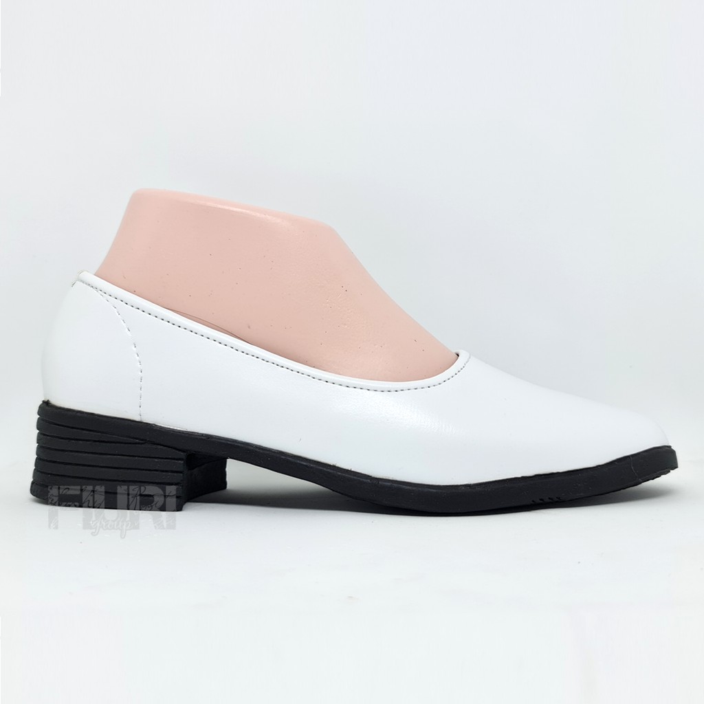 FIURI - SEPATU PANTOFEL WANITA HITAM PUTIH 36-43 POLOS SLIP ON HAK 3CM - SEPATU SEKOLAH PERAWAT SUSTER BIDAN PASKIB HAK TAHU 3 CM UPACARA PASKIBRA - SEPATU FORMAL PEREMPUAN SD SMP SMA PELATIHAN OSPEK KERJA KANTOR RESMI KULIT IMITASI MURAH PROMO DISKON