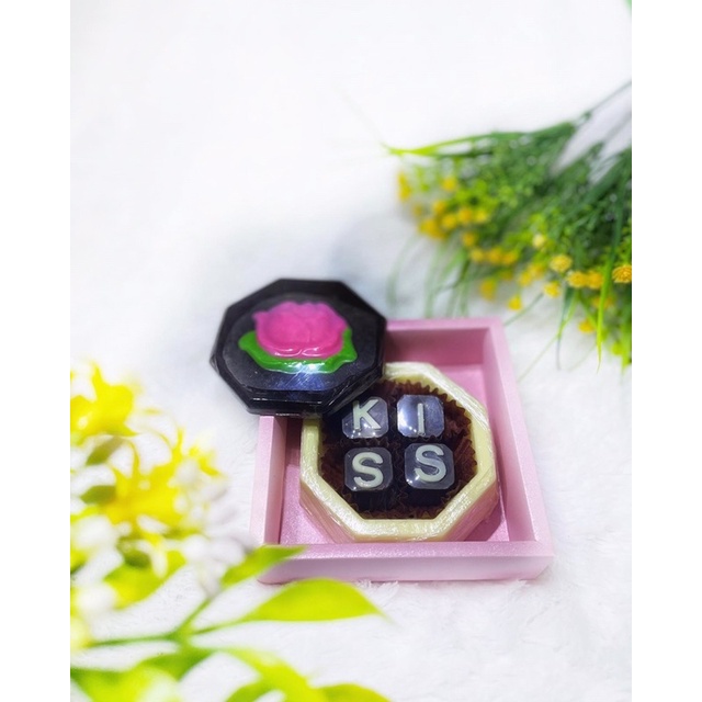 

Coklat Valentine / Coklat Octagon Full / Coklat Kado / Souvenir