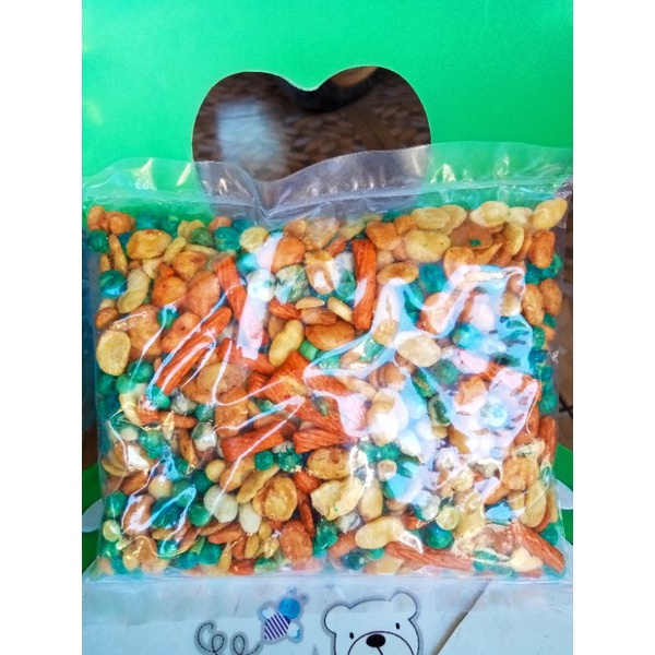 

kacang campur jaipong 250 gram