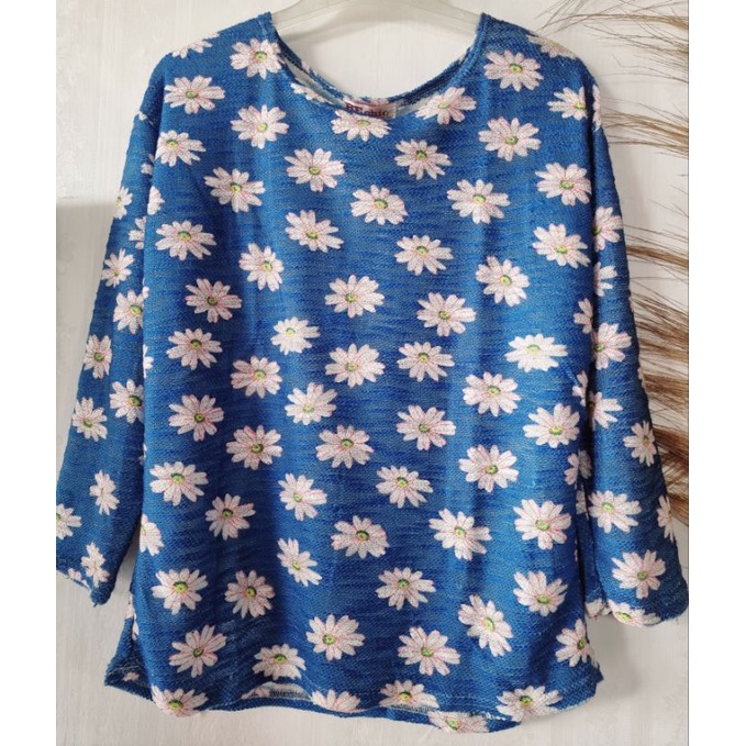 Atasan Kaos daisy bahan import// kaos wanita// blus wanita