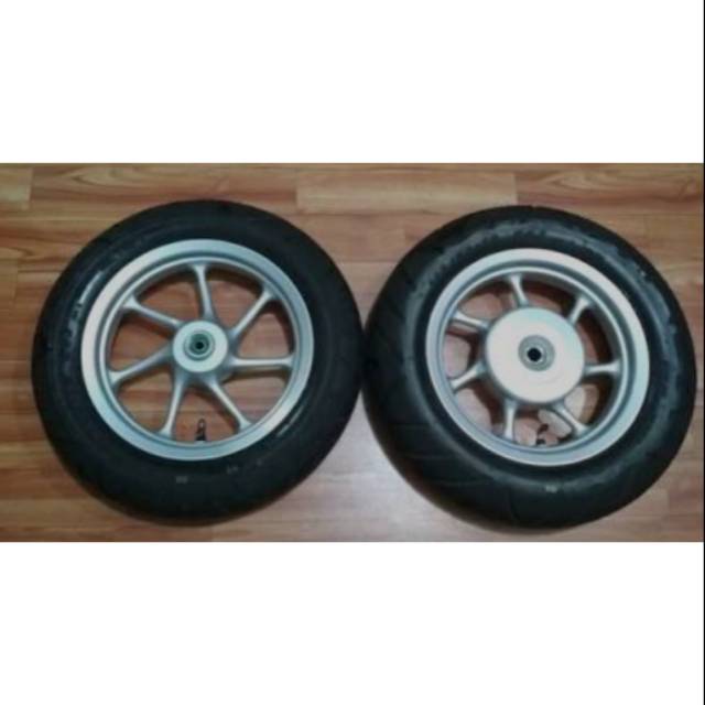 Velg scoopy ring 12 velg + ban kondisi 90% (second)