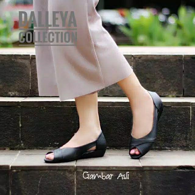JOTUN - Lily Shoes Sepatu slip on wanita real pict cantik casual berkualitas-HITAM