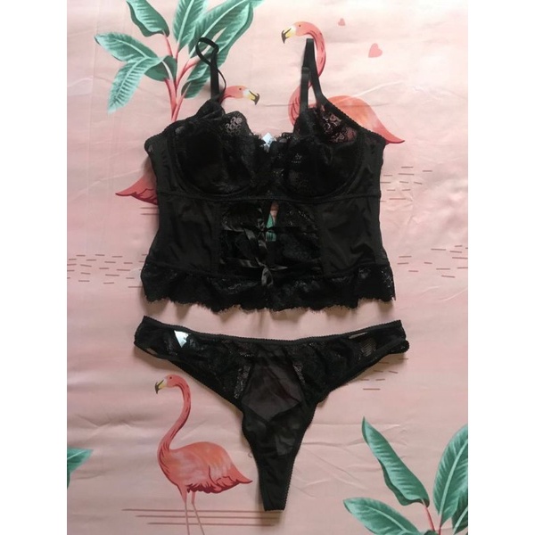 Alluring bustier set by nipplets