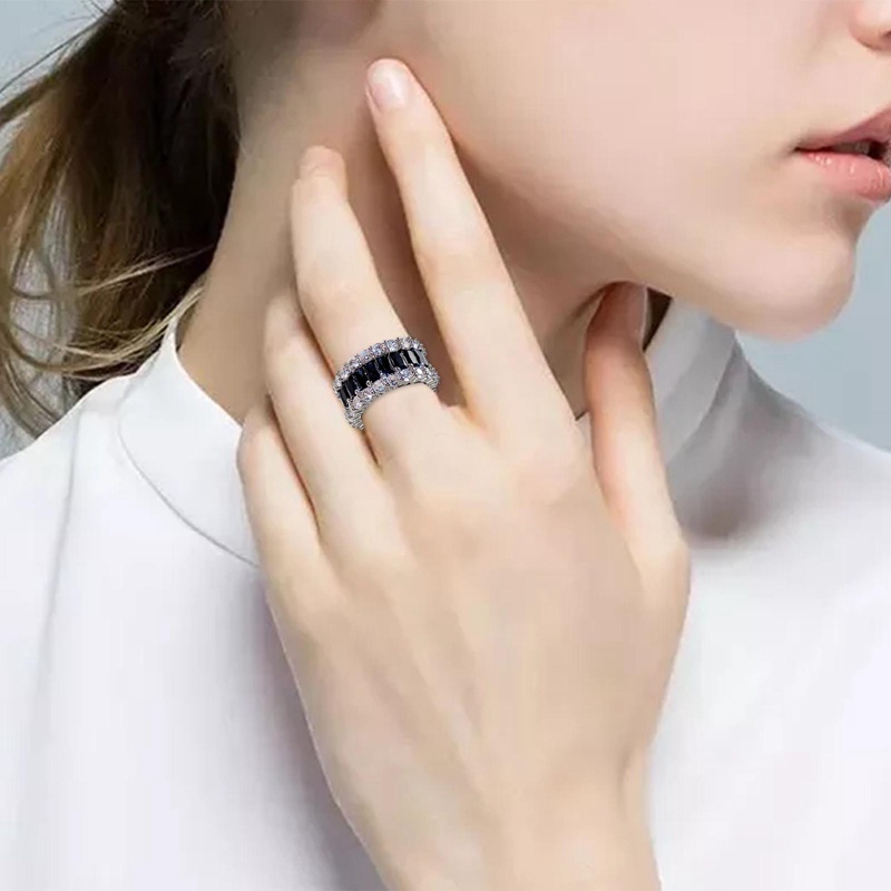 Cincin Wanita Hias Cubic Zirconia Warna Hitam Untuk Pesta