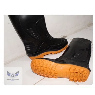 Sepatu Boot Murah Hitam Panjang No.39,40,41,42,43 YUBANG