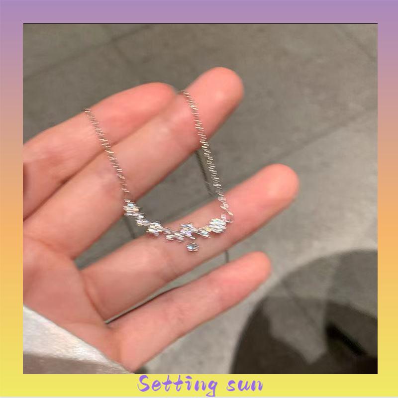 Flash Diamond Flower Star Wanita Ringan Mewah Desain Niche Fashion Mengkilap Kalung All-Match TN