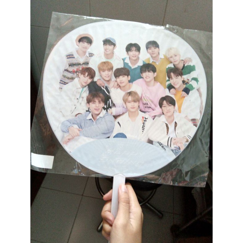 Uchiwa Seventeen OT13 Happy Ending